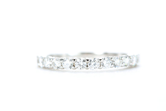 Round Brilliant Cut Diamond Band