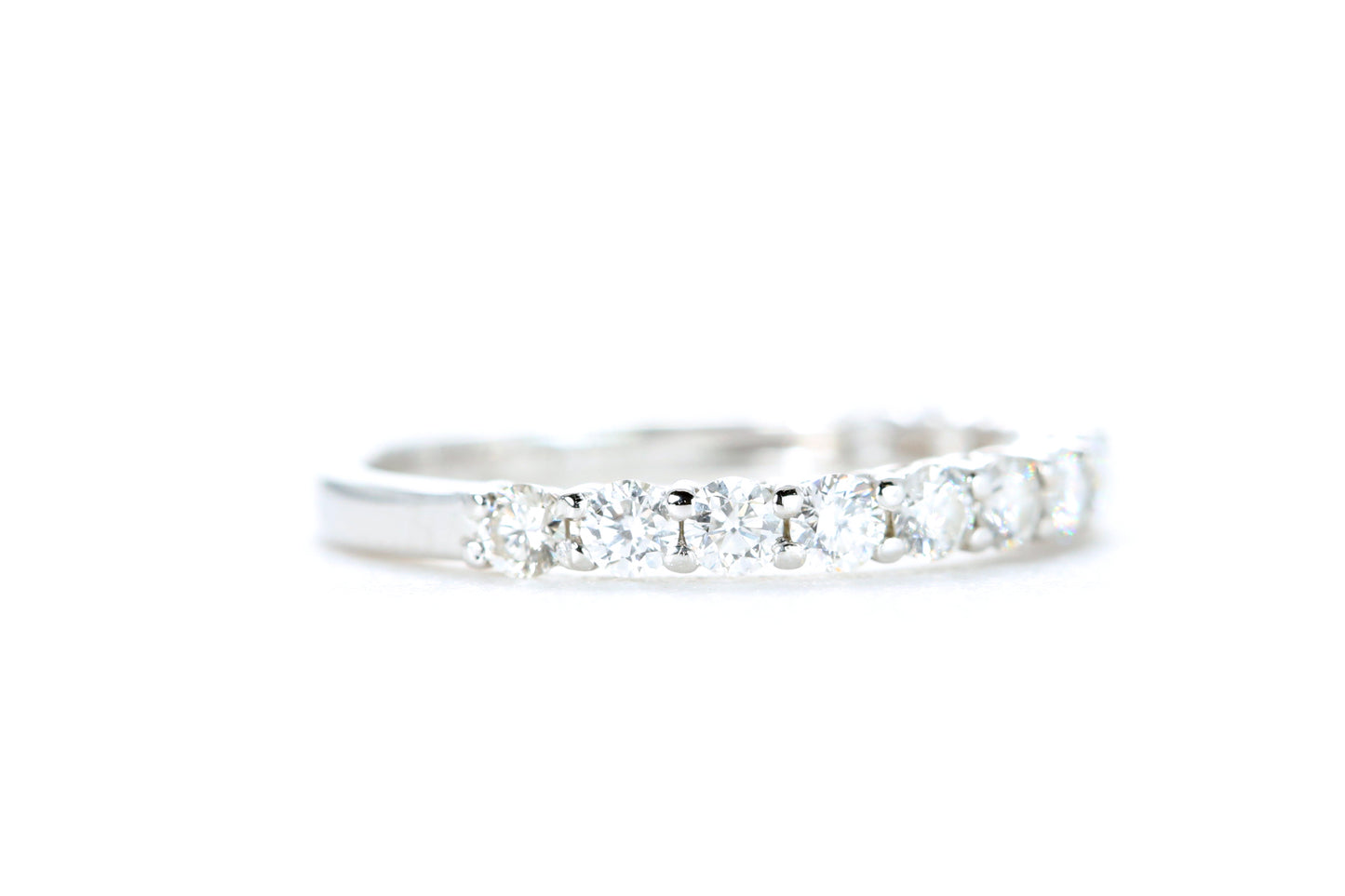 Round Brilliant Cut Diamond Band