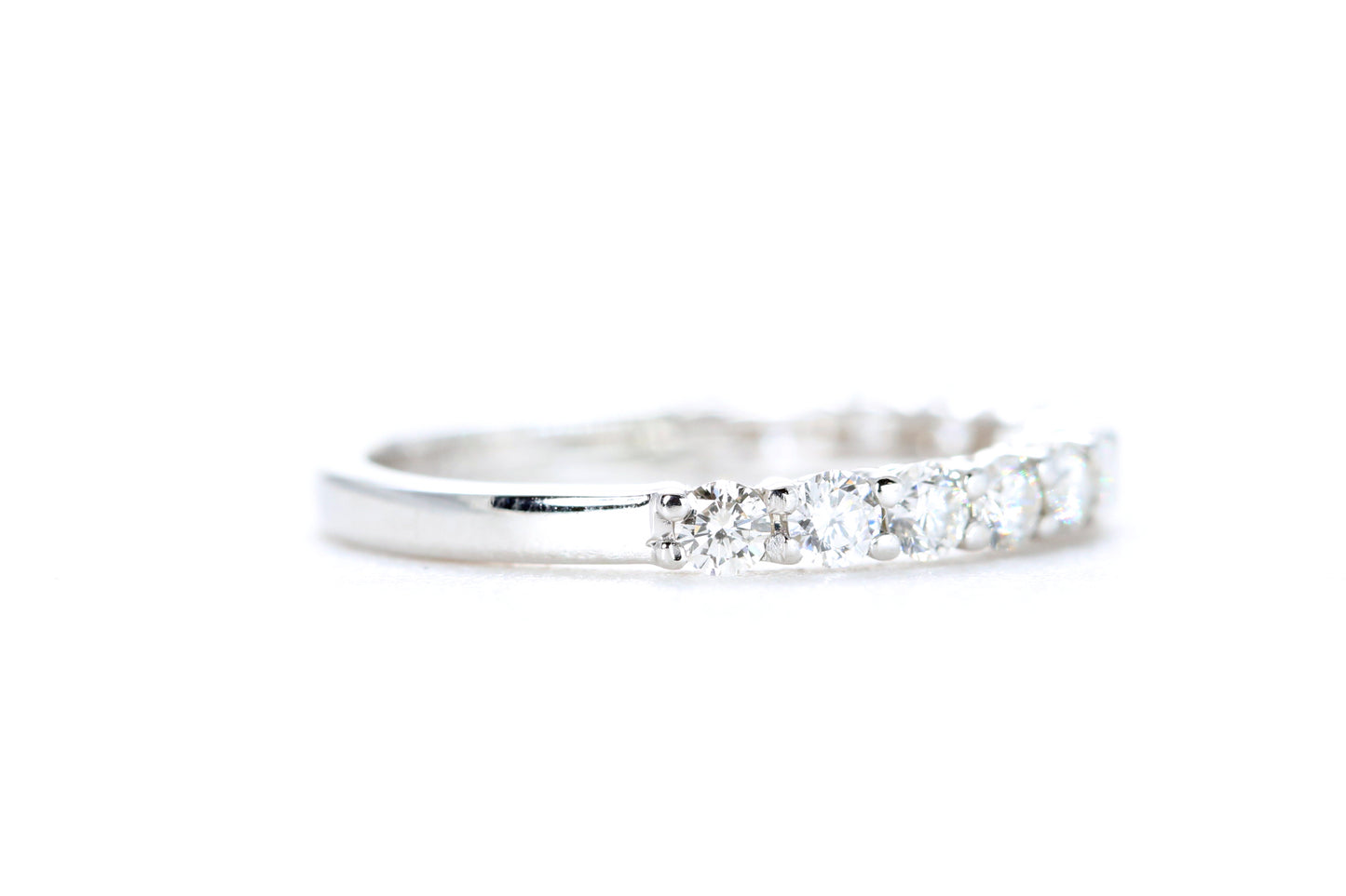 Round Brilliant Cut Diamond Band