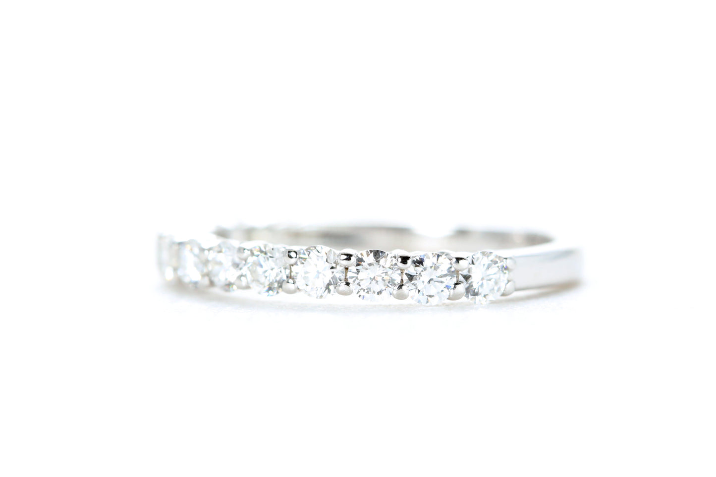 Round Brilliant Cut Diamond Band