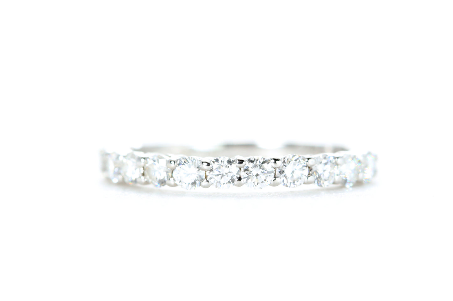 Round Brilliant Cut Diamond Band