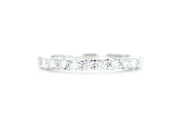 Round Brilliant Cut Diamond Band