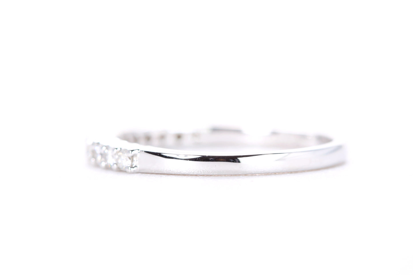 Round Brilliant Diamond Band